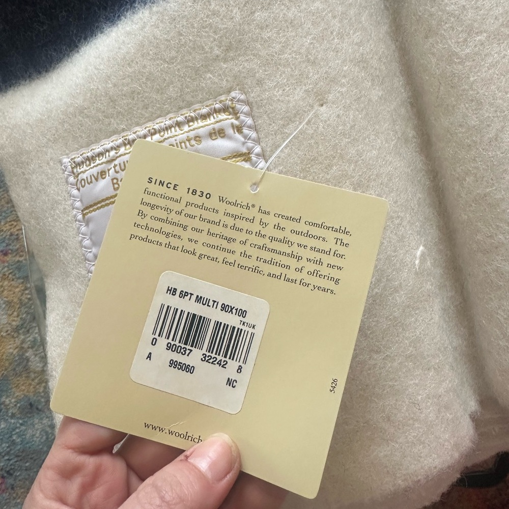 Hudson Bay Striped Blanket - Picture 4 of 12
